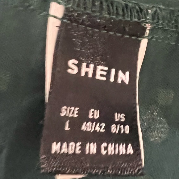 Green shein puff sleeve ruffle hem dress - Picture 3 of 3